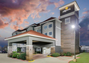 Гостиница La Quinta Inn and Suites by Wyndham Paris  Парис
